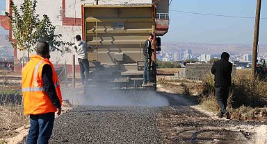 Haliliye'de asfalt atağı sürüyor