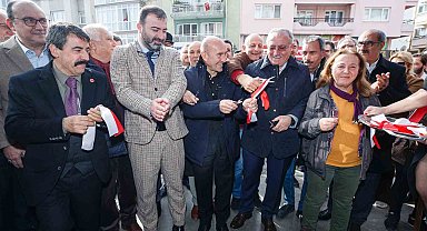 Halkın BakkalıHalkın Kasabı'nın 13'üncü şubesi Karabağlar'da