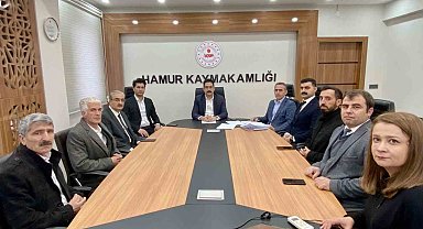 Hamur Kaymakamı Yıldırım, servis sürücülerini dinledi