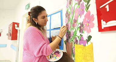 Hastane koridorlarına resim yaptılar