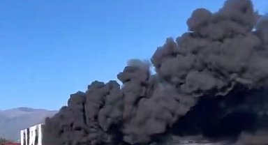 Hatay'da fabrikada yangın çıktı