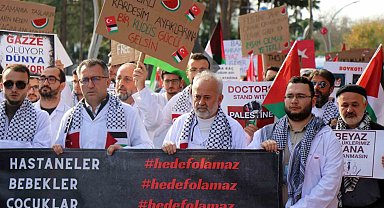 Hekimler gerçekleştirdikleri 'sessiz yürüyüş' ile İsrail'i kınadı