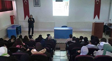 Hisarcık MYO'da "Evlilik Öncesi Hayat Arkadaşımı Nasıl Seçerim?" isimli seminer