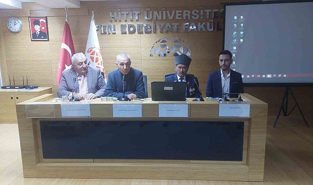 Hitit Üniversitesi'nde "100. Yılında Cumhuriyet Kazanımları ve Tarihin Tanıkları Gazilerimiz" konulu panel düzenlendi