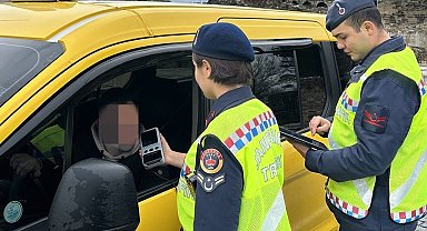 Hız sınırını aşan 136, alkollü araç kullanan 21 sürücüye ceza