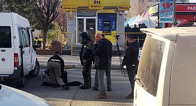 Iğdır Belediyesi önünde şüpheli paket alarmı