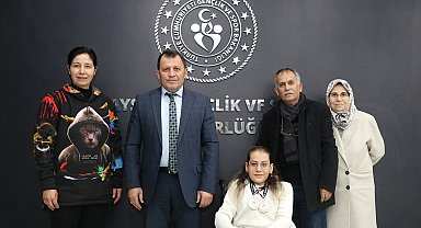 İki madalya ile döndü, Kabacı'yı ziyaret etti