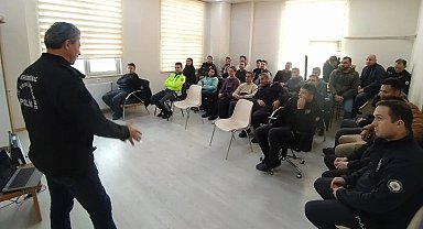 İlçelerde görev yapan polislere olay yeri inceleme eğitimi verildi