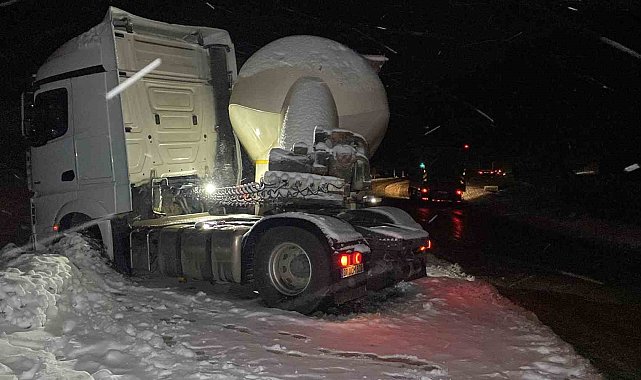 Ilgaz Dağı'nda yoğun kar yağışı: Kar kalınlığı 10 santimetreyi aştı