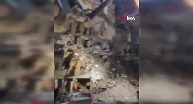 İlginç görüntü: Büyük kısmı yıkılan binanın 7. katı ayakta kaldı