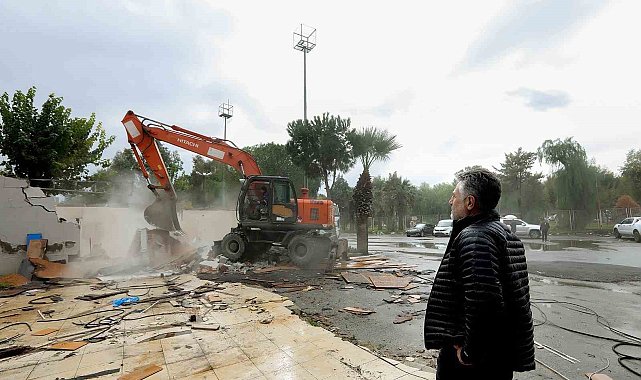 İlk kepçeyi Başkan Sandal vurdu