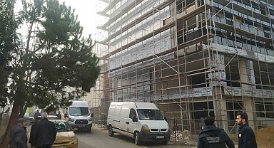 İnşaattan düşen işçi ağır yaralandı