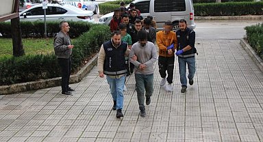 İnsan kaçakçılarının planı ihbarla bozuldu, 8 kaçak göçmen yakalandı