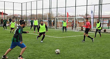 İpekyolu Belediyesi'nin birimler arası futbol turnuvasında final coşkusu yaşandı