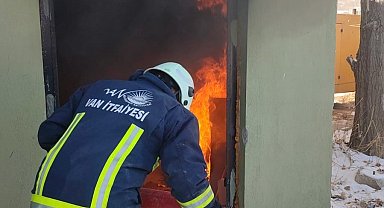 İş yeri deposunda yangın