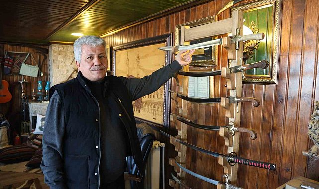 İş yerini müzeye çevirdi