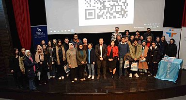 İşin uzmanlarından gençlere etkili öz geçmiş hazırlama teknikleri anlatıldı