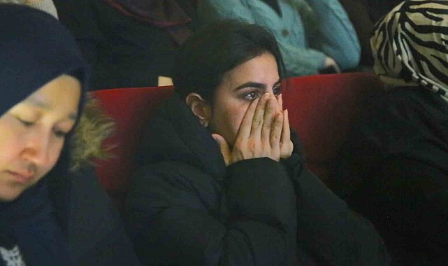 İsrail zulmünün konuşulduğu konferansta katılımcılar gözyaşlarına boğuldu