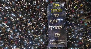 İsrailli esir yakınları Tel Aviv'de protesto düzenledi
