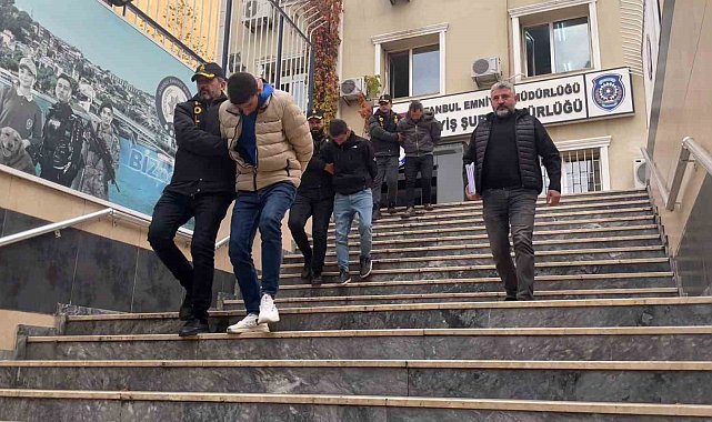 İstanbul'da otomobil hırsızları kamerada