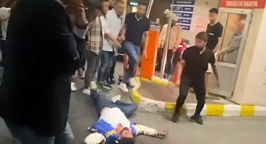 İstanbul'da yaşanan tekme ve yumruklu kavgalar kamerada: Kız arkadaşına laf atan şahısları dövdü