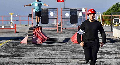 İzmir İtfaiyesine girmek için ter döktüler
