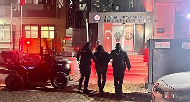 İzmir'de ATV'li polisler, hırsızlık zanlısını yakaladı