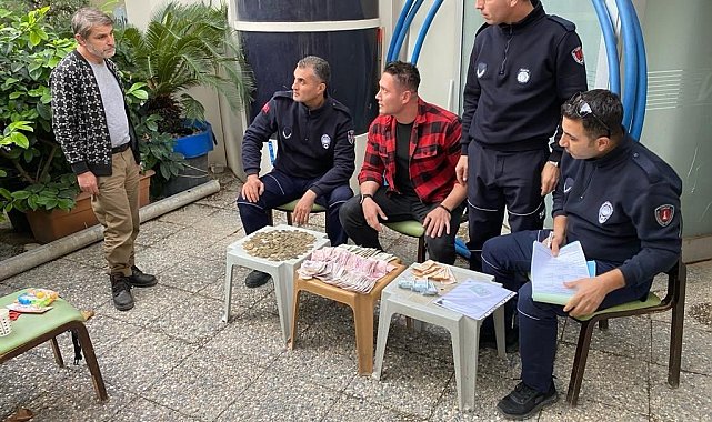 İzmir'de dilenci 3 saatte bin 700 lira topladı