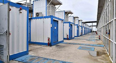 İzmir'in çöpünden hem elektrik hem de yakıt elde ediliyor