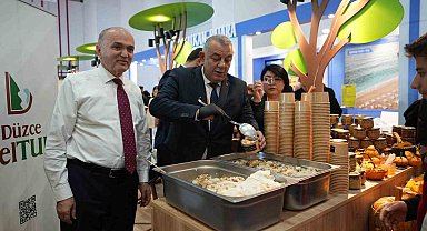 İzmirlilere Konuralp pilavı ikram edildi