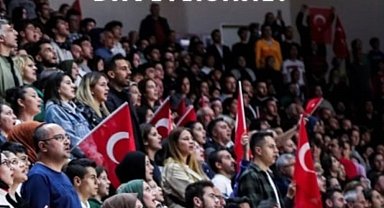 İzmit Belediyespor taraftarları Atatürk baskılı tişört giymeye davet etti