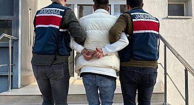 Jandarma 14 yıl hapis cezası ile aranan şahsı yakaladı