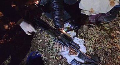 Jandarma ahırda çok sayıda silah ve mühimmat buldu