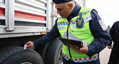 Jandarma ekiplerinden 'Kış lastiği' denetimi