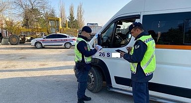 Jandarma ekiplerinden okul servislerine denetim