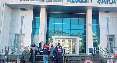 Jandarma yağma suçundan aranan zanlıyı yakaladı