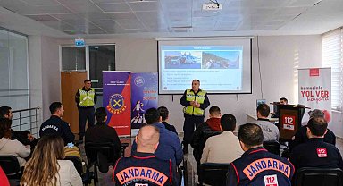 Jandarmadan 112 Acil Çağrı Merkezi personellerine trafik eğitimi