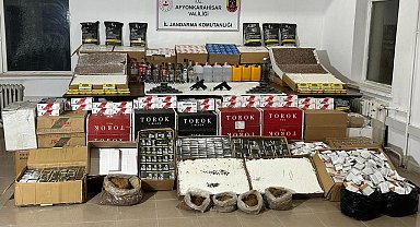 Jandarmadan kaçak alkol ve tütün operasyonu, 5 gözaltı