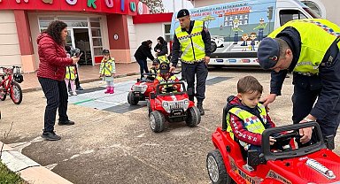 Jandarmadan miniklere trafik eğitimi