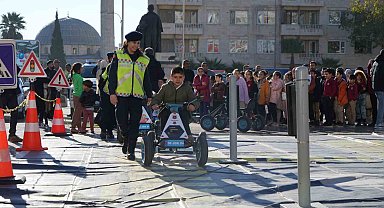Jandarmadan öğrencilere trafik güvenliği eğitimi