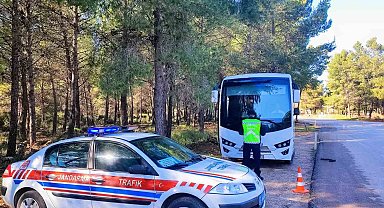 Jandarmadan trafikte kural ihlali yapanlara 17 bin 845 TL idari yaptırım para cezası