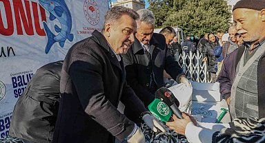 Kaçak avlanılan 3 ton balık Gaziosmanpaşalı vatandaşlara dağıtıldı