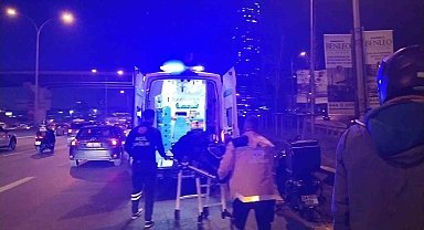 Kadıköy'de 2 motosiklet çarpıştı: 1 yaralı