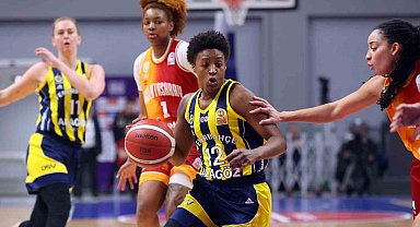 Kadın pota derbisi Fenerbahçe'nin