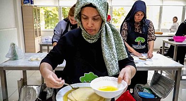 Kadınlardan pastacılık kursuna yoğun ilgi