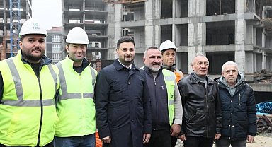 Kağıthane Belediye Başkanı Öztekin, kentsel dönüşüm projesindeki Hizmet Sitesi'ni gezdi