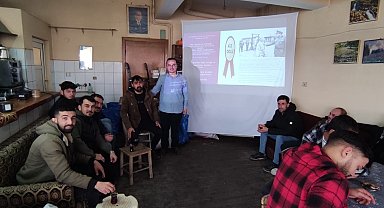 Kahvehanede 'daha iyi baba olma semineri' verildi