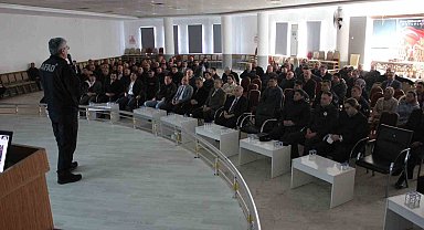 Kamu personellerine afet ve acil durum bilgilendirme toplantısı