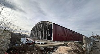 Kapalı yüzme havuzu inşaatı son hızla devam ediyor