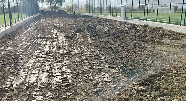 Kardeşköy Futbol Sahası'nda çalışmalar devam ediyor